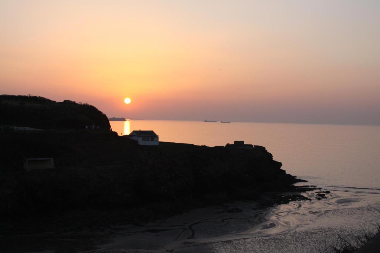 Pendyffryn Manor Bed & Breakfast Little Haven Εξωτερικό φωτογραφία